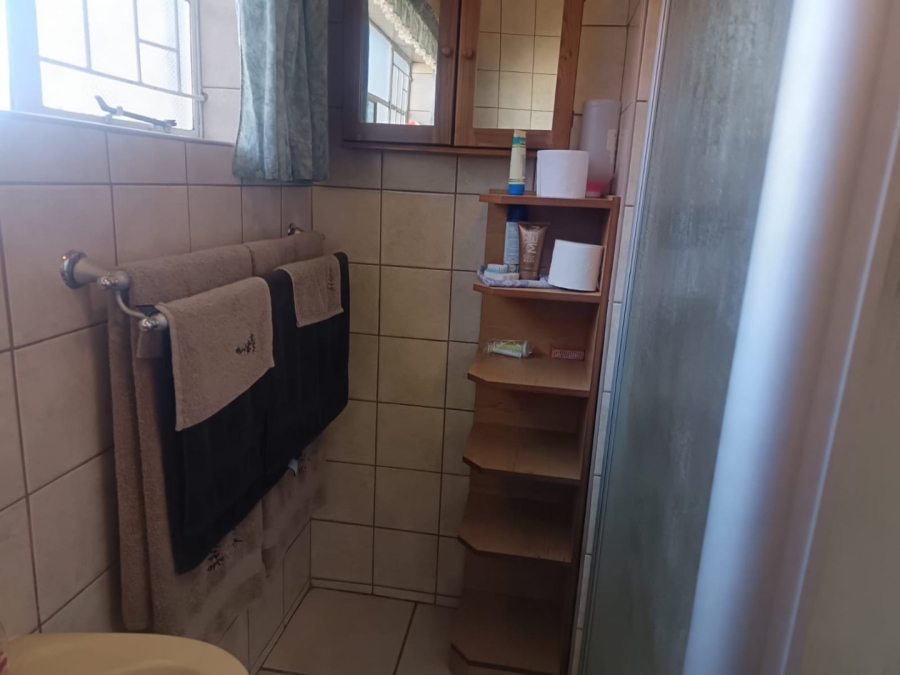 4 Bedroom Property for Sale in Heuwelsig Northern Cape